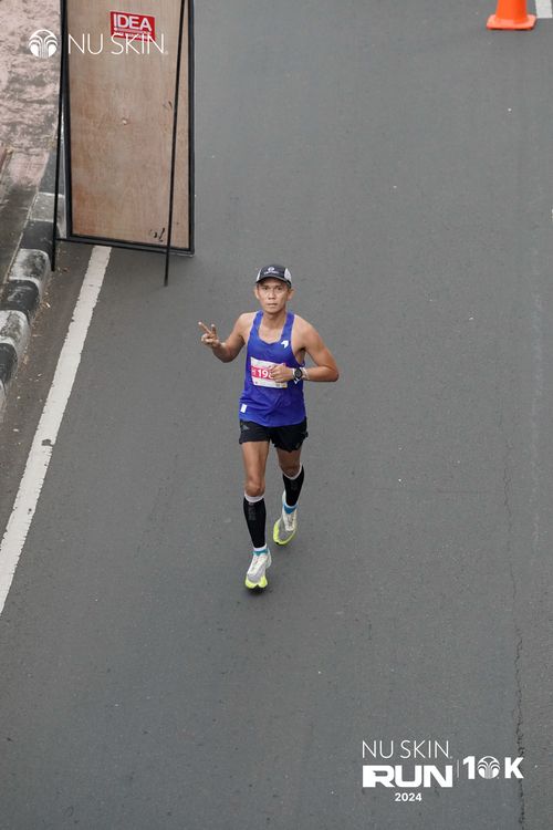 Race photo from Nu Skin Run 10K