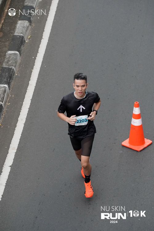 Race photo from Nu Skin Run 10K