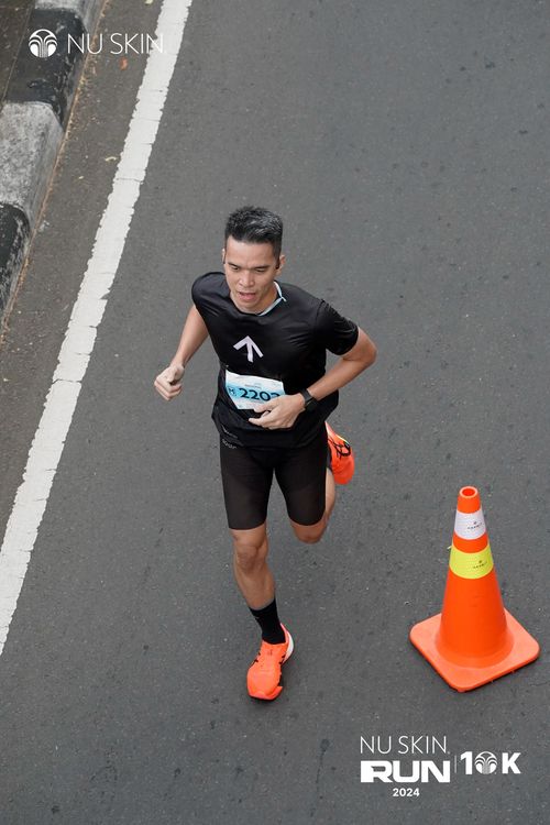 Race photo from Nu Skin Run 10K