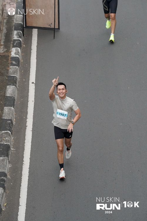 Race photo from Nu Skin Run 10K