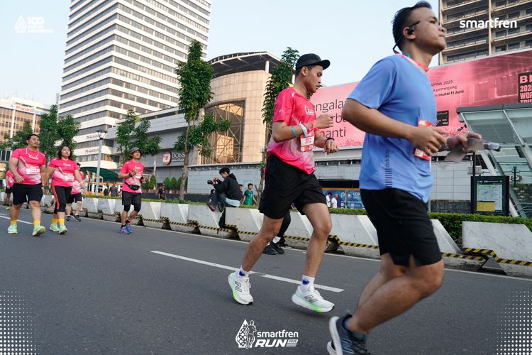 Race photo from Smartfren Run 2025 