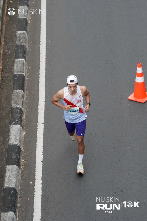 Race photo from Nu Skin Run 10K