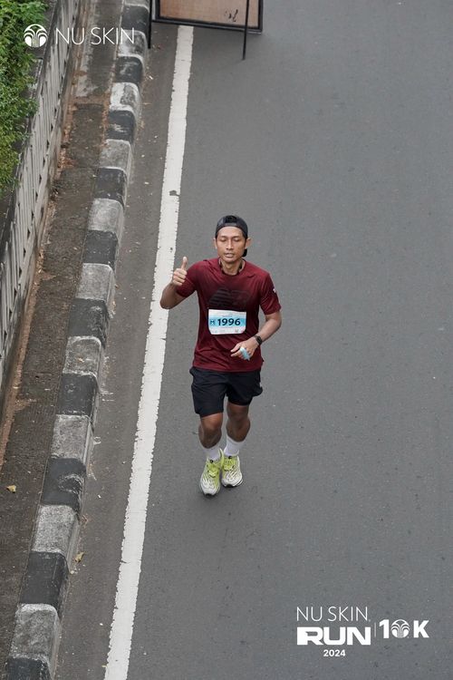 Race photo from Nu Skin Run 10K