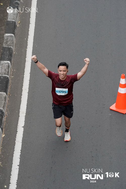 Race photo from Nu Skin Run 10K