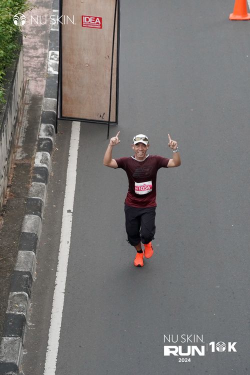 Race photo from Nu Skin Run 10K