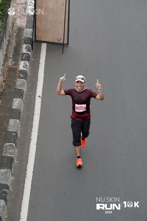 Race photo from Nu Skin Run 10K