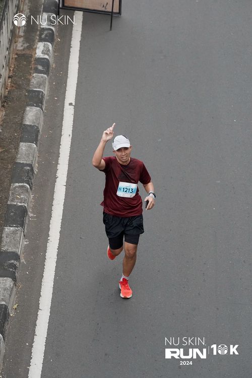 Race photo from Nu Skin Run 10K