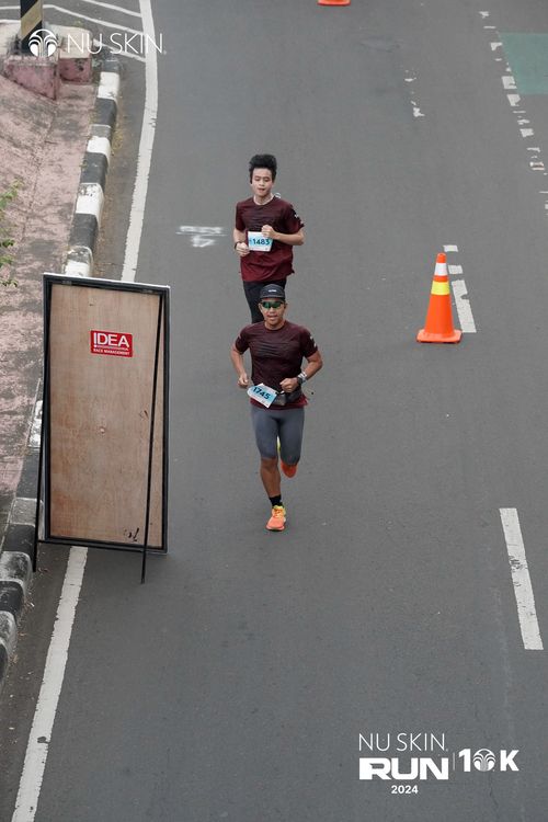 Race photo from Nu Skin Run 10K