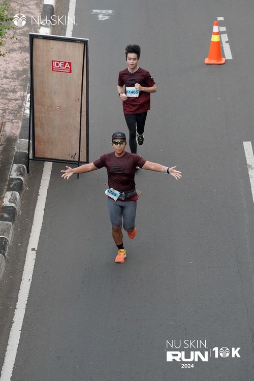 Race photo from Nu Skin Run 10K