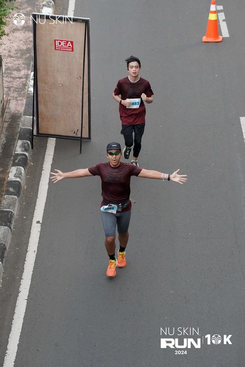 Race photo from Nu Skin Run 10K
