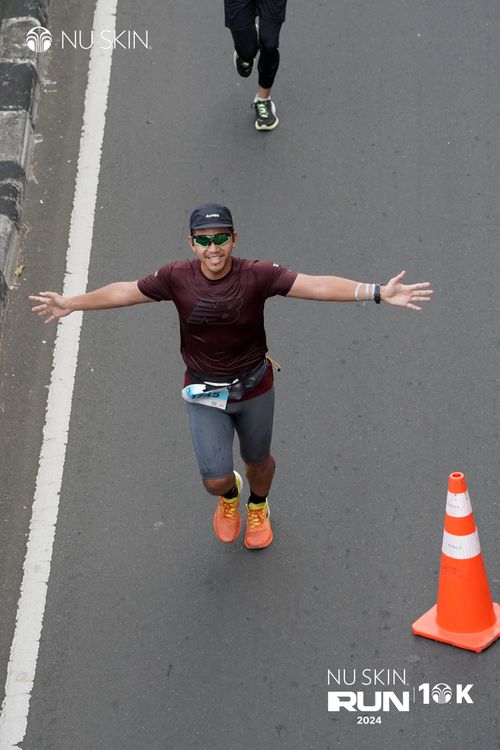 Race photo from Nu Skin Run 10K