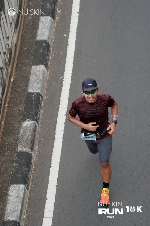 Race photo from Nu Skin Run 10K