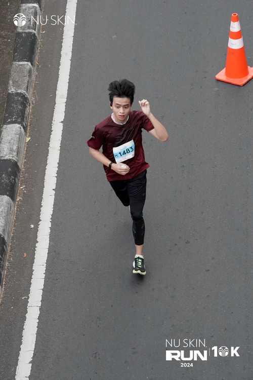 Race photo from Nu Skin Run 10K