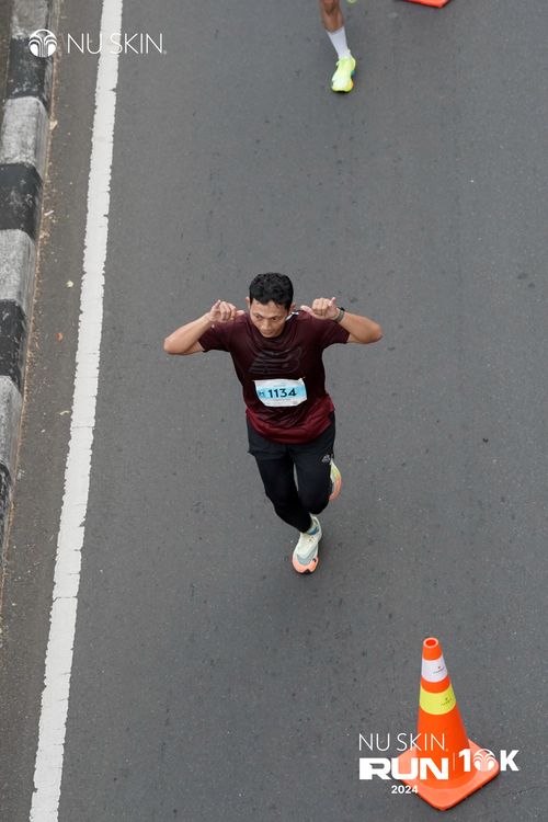 Race photo from Nu Skin Run 10K