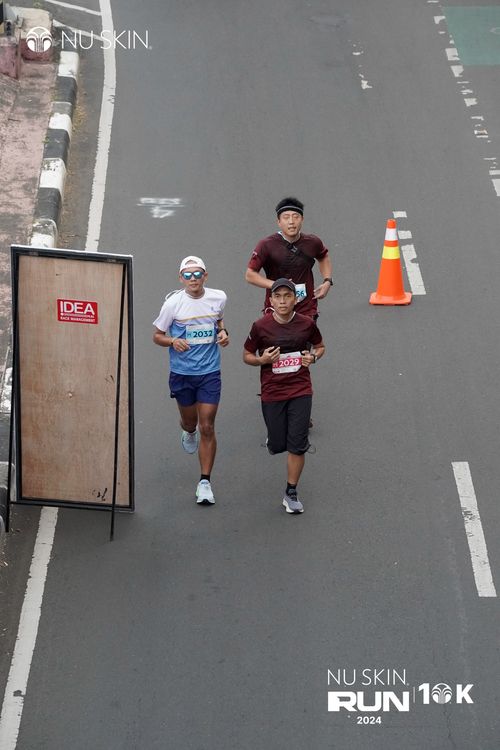 Race photo from Nu Skin Run 10K