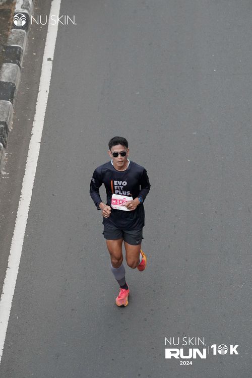 Race photo from Nu Skin Run 10K