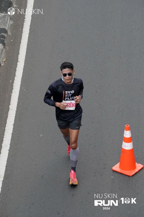 Race photo from Nu Skin Run 10K