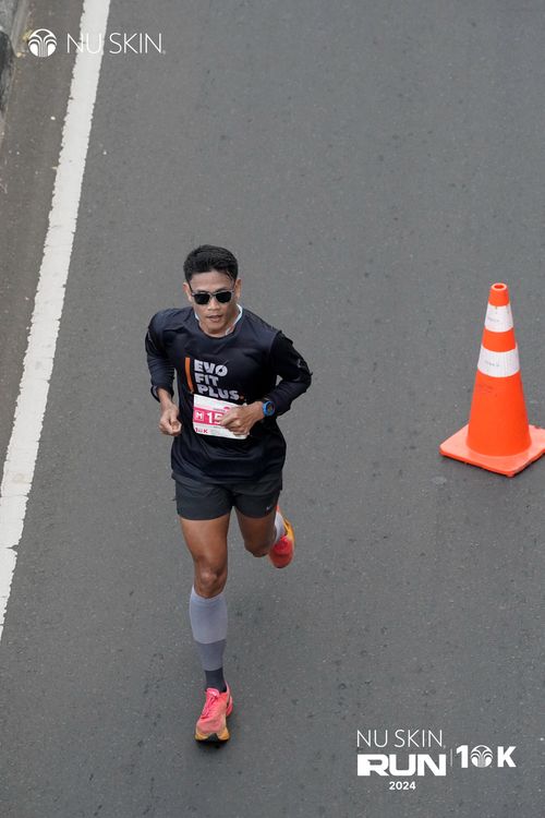 Race photo from Nu Skin Run 10K