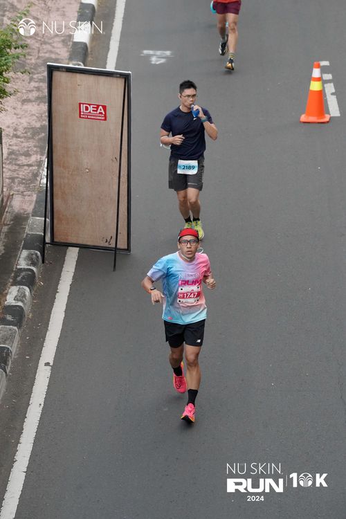 Race photo from Nu Skin Run 10K