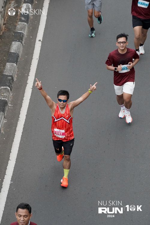 Race photo from Nu Skin Run 10K