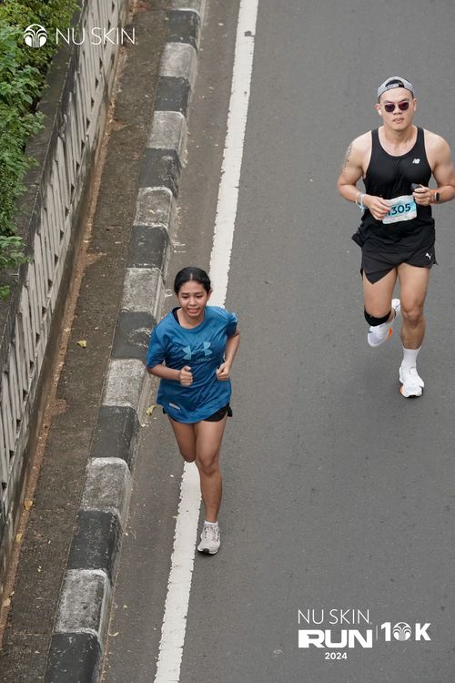 Race photo from Nu Skin Run 10K