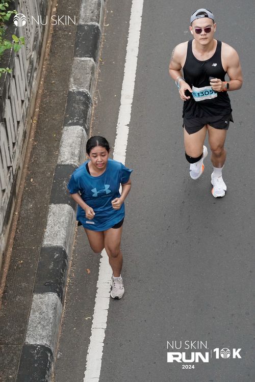 Race photo from Nu Skin Run 10K
