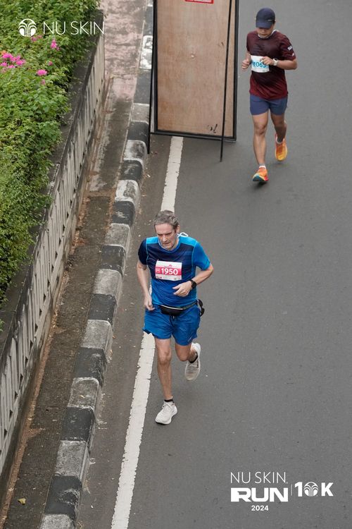 Race photo from Nu Skin Run 10K