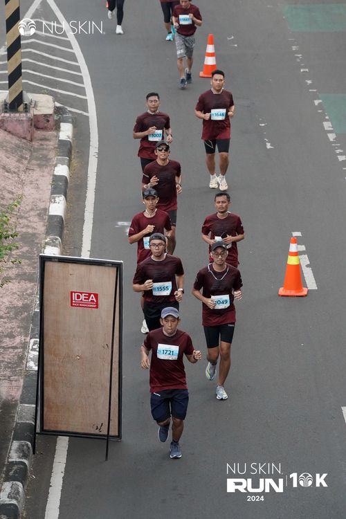 Race photo from Nu Skin Run 10K