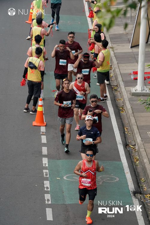 Race photo from Nu Skin Run 10K
