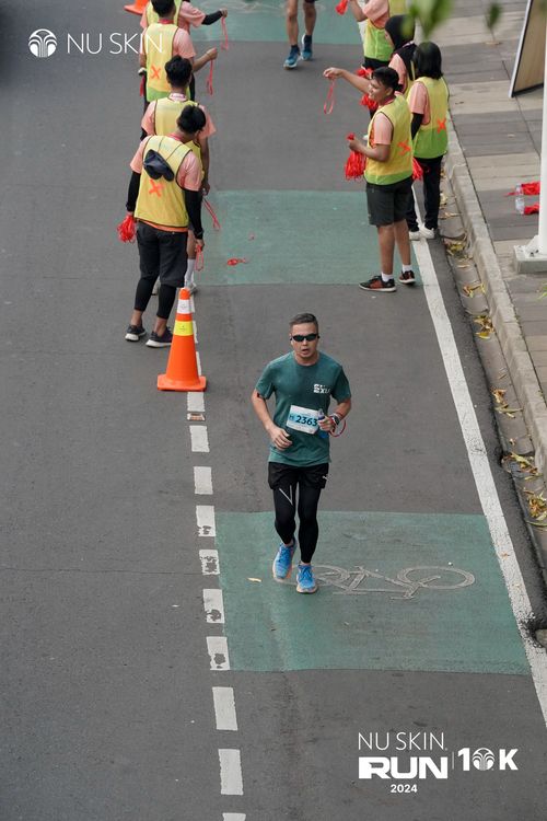Race photo from Nu Skin Run 10K