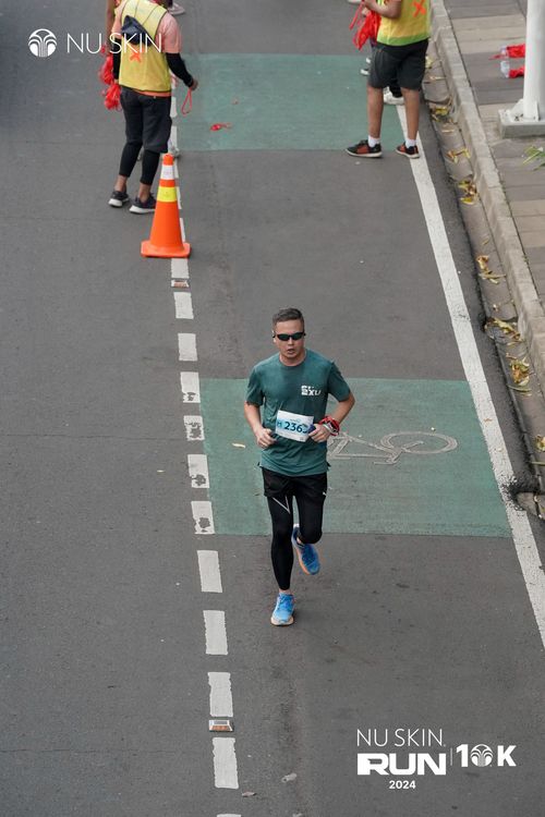 Race photo from Nu Skin Run 10K