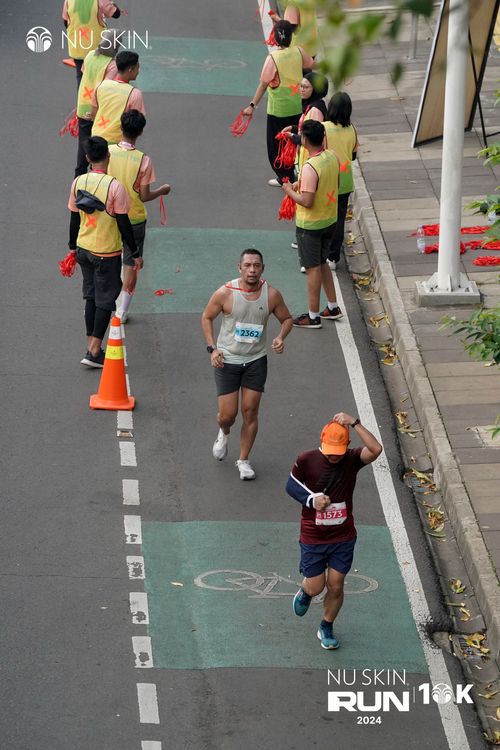 Race photo from Nu Skin Run 10K