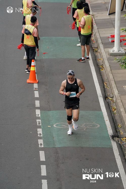 Race photo from Nu Skin Run 10K