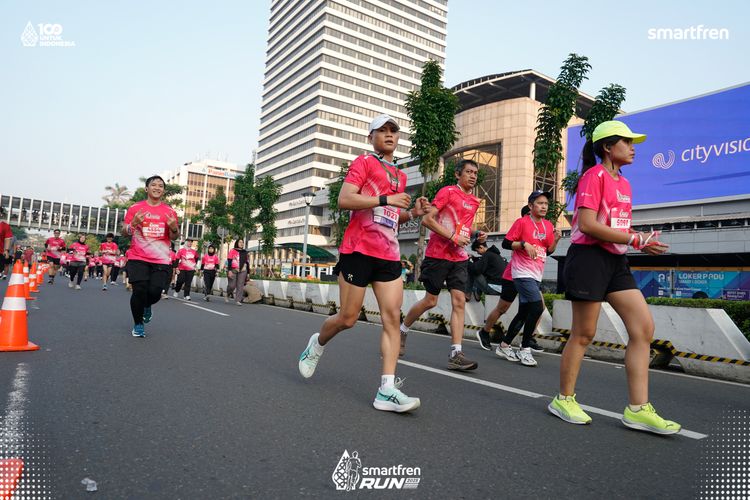 Race photo from Smartfren Run 2025 