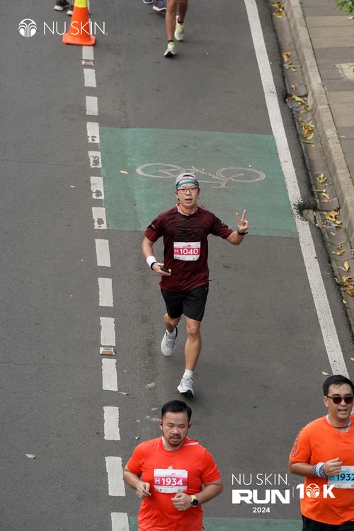 Race photo from Nu Skin Run 10K