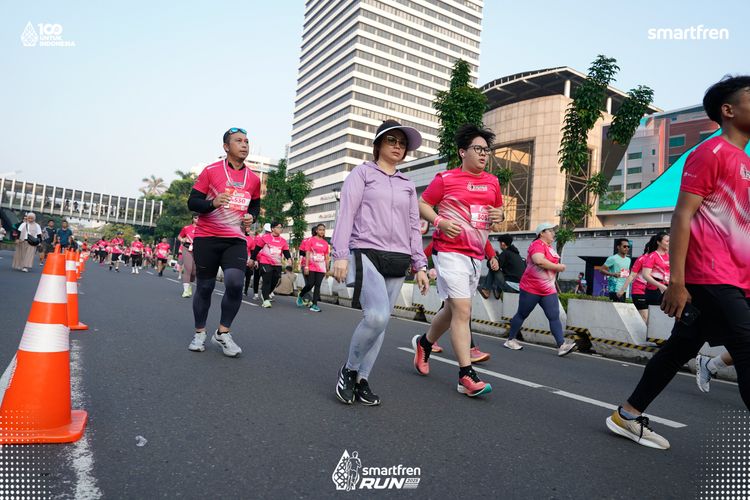 Race photo from Smartfren Run 2025 
