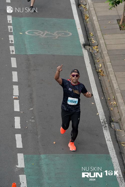Race photo from Nu Skin Run 10K