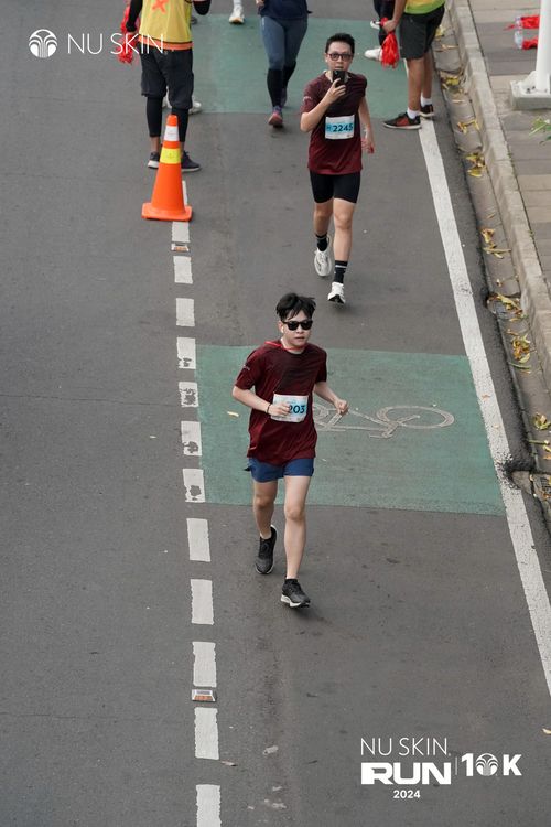 Race photo from Nu Skin Run 10K