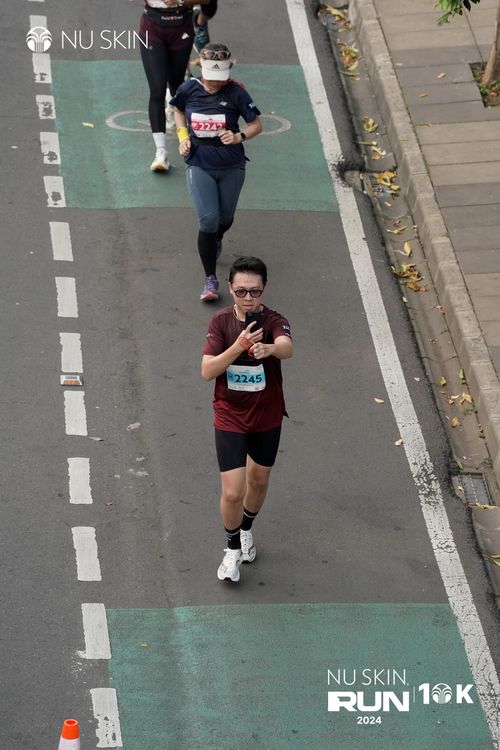 Race photo from Nu Skin Run 10K