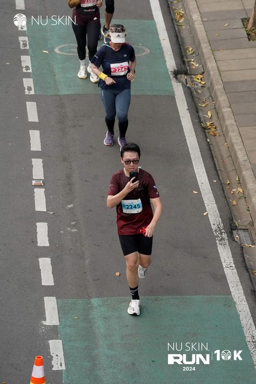 Race photo from Nu Skin Run 10K