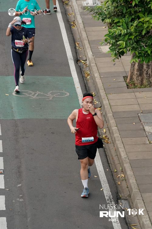 Race photo from Nu Skin Run 10K
