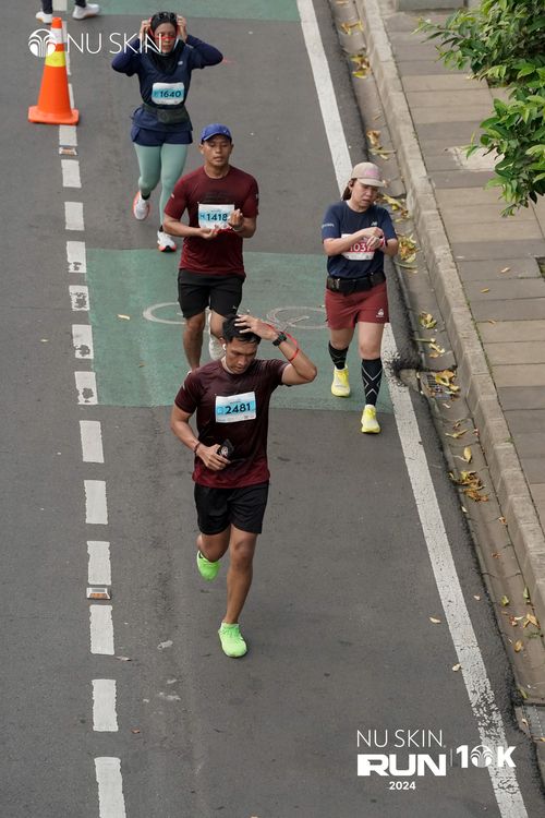 Race photo from Nu Skin Run 10K