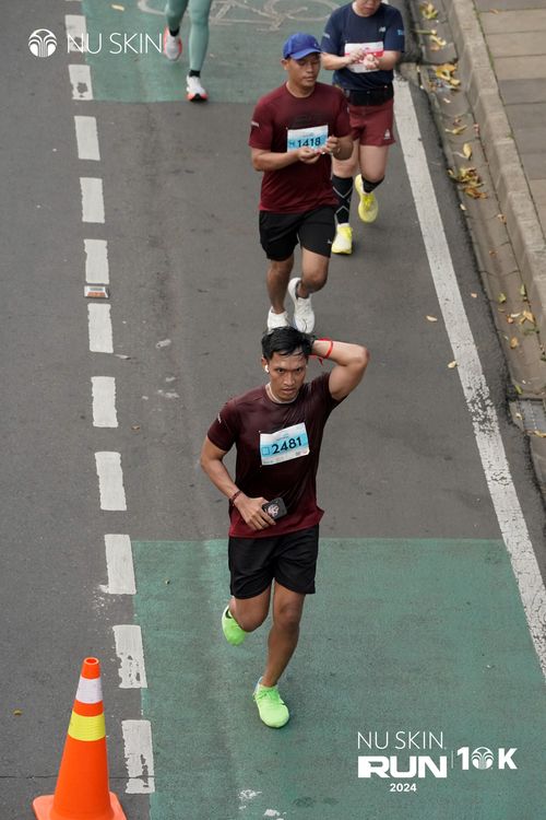 Race photo from Nu Skin Run 10K