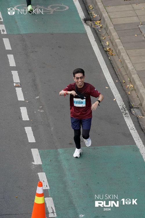 Race photo from Nu Skin Run 10K