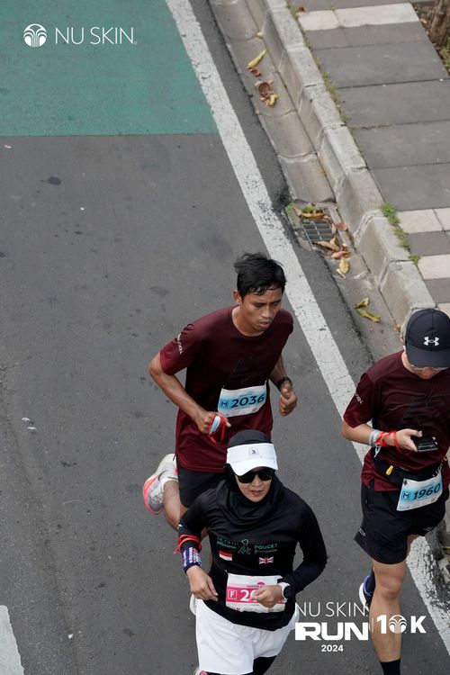 Race photo from Nu Skin Run 10K