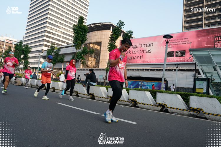 Race photo from Smartfren Run 2025 