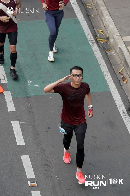 Race photo from Nu Skin Run 10K