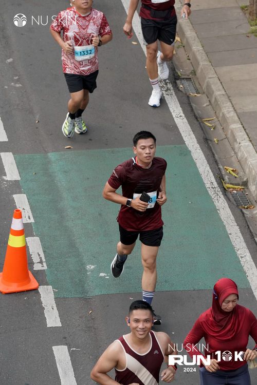 Race photo from Nu Skin Run 10K