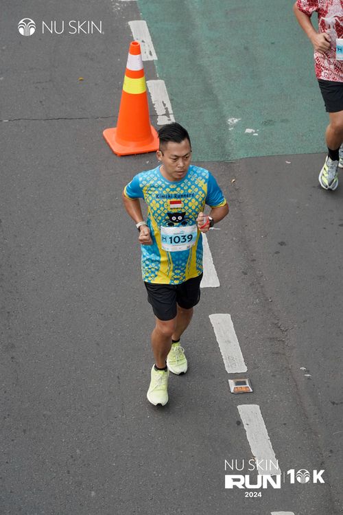 Race photo from Nu Skin Run 10K