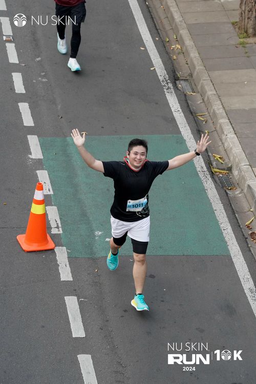Race photo from Nu Skin Run 10K